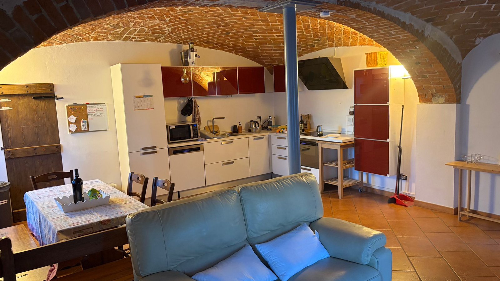 Cucina completa e zona living - ideale per trasfertisti